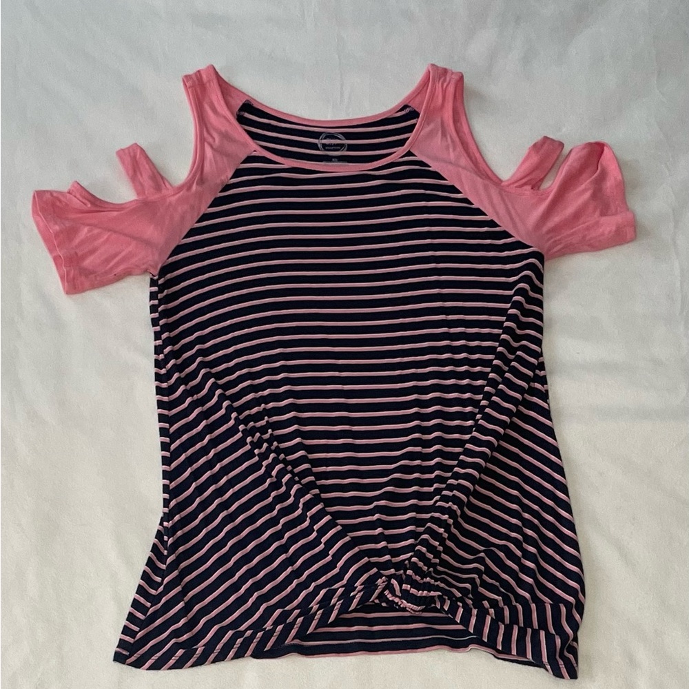 Maurice’s Cold Should Short Sleeved Top Women’s